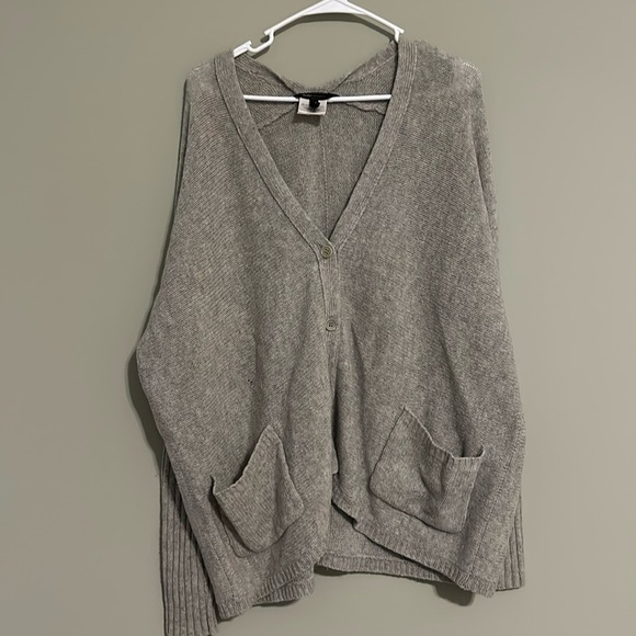 BCBG wool Gray cardigan M - Picture 1 of 7